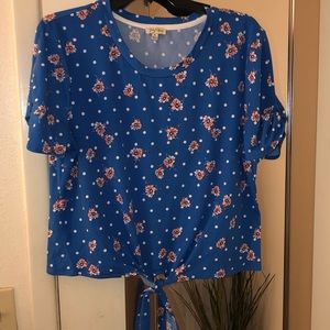 Lily White juniors top